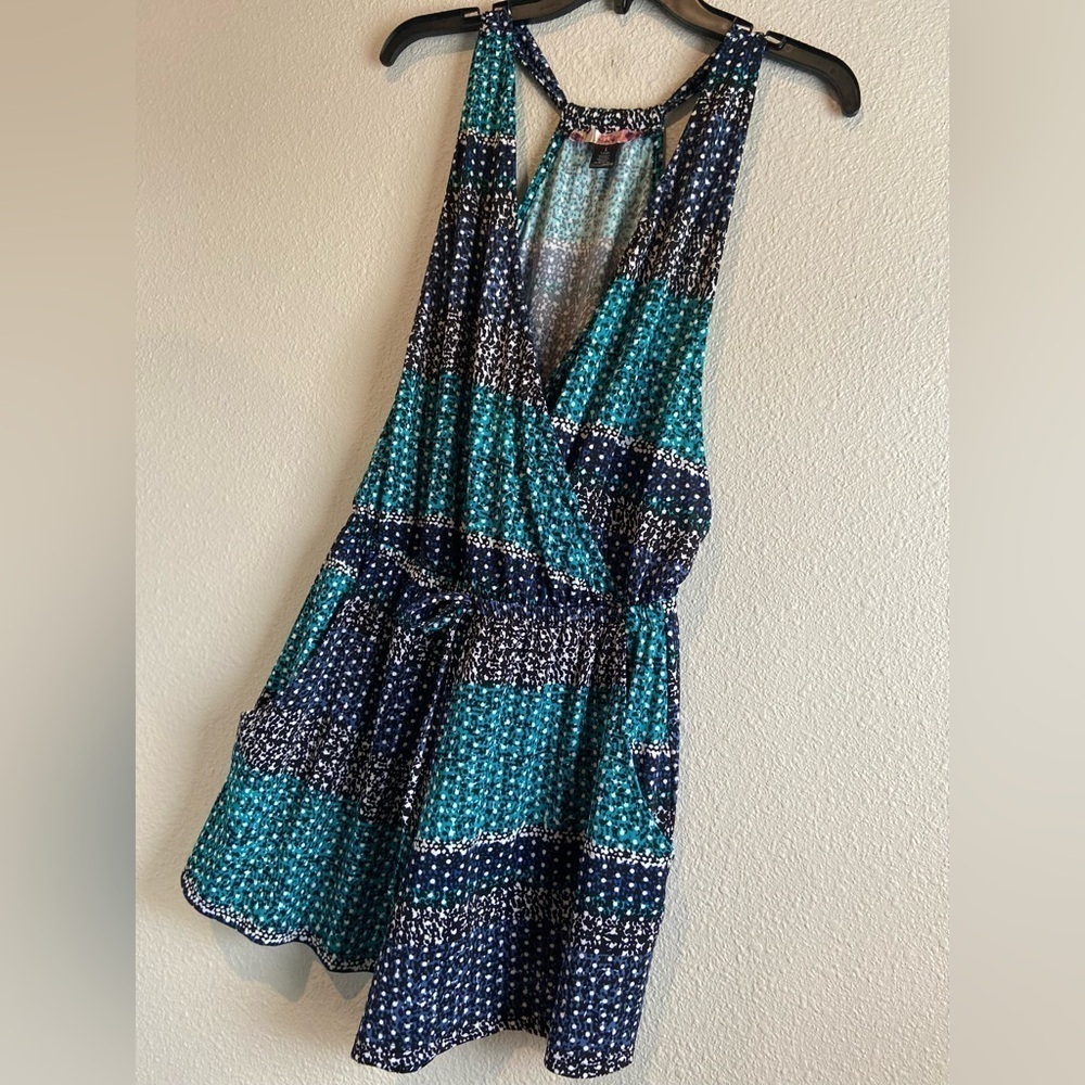Love & Beach~Abstract Color Block~Halter Style~Short Romper~Front Pockets~Size L